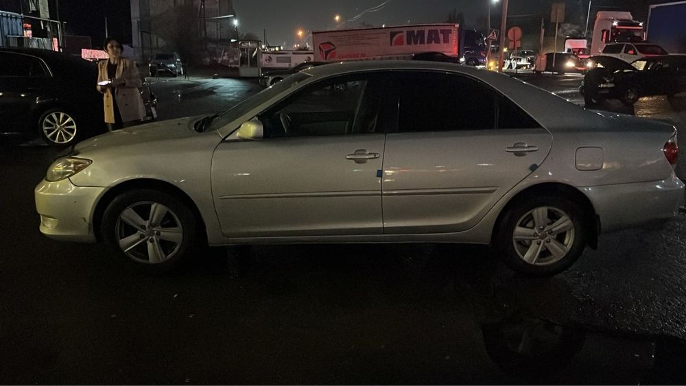 Toyota camry,срочно продам