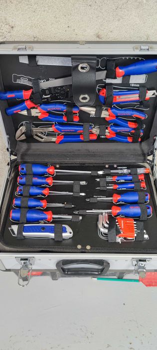 Куфар с инструменти WORKPRO / 119 части /