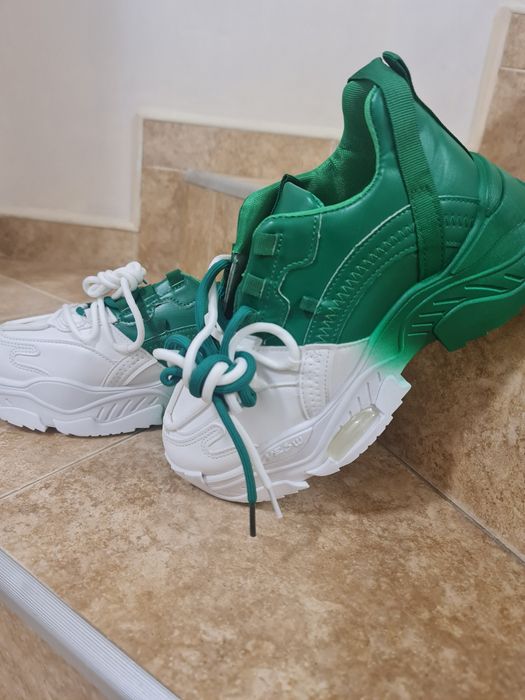 Дамски сникърси 38