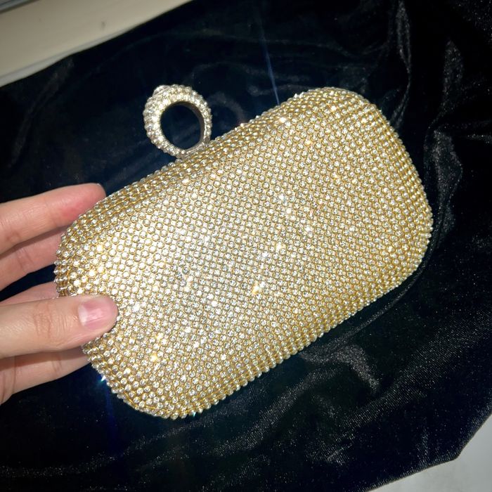 Вечерний клатч золотистого оттенка