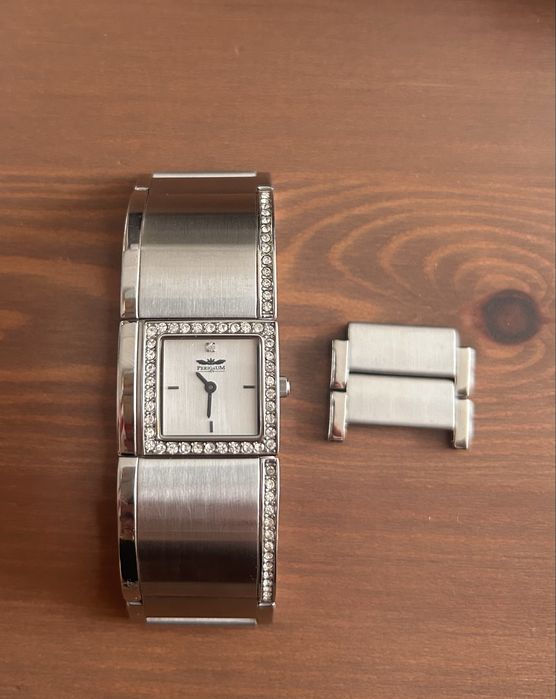 Ръчен часовник Perigaum 1972 Eva P-1005-SW Wrist for Her With crystals