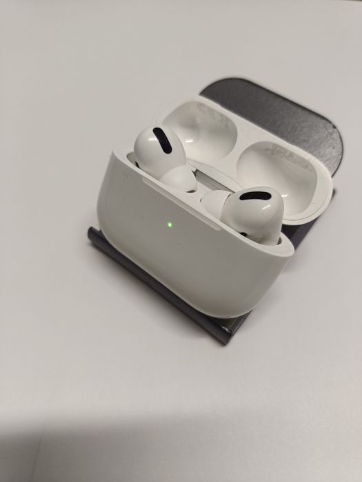 Airpods pro первого поколения