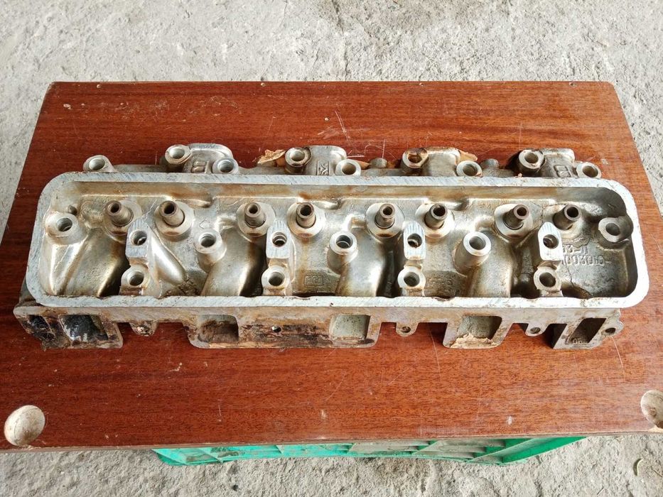 Продавам глава моторна газ 53