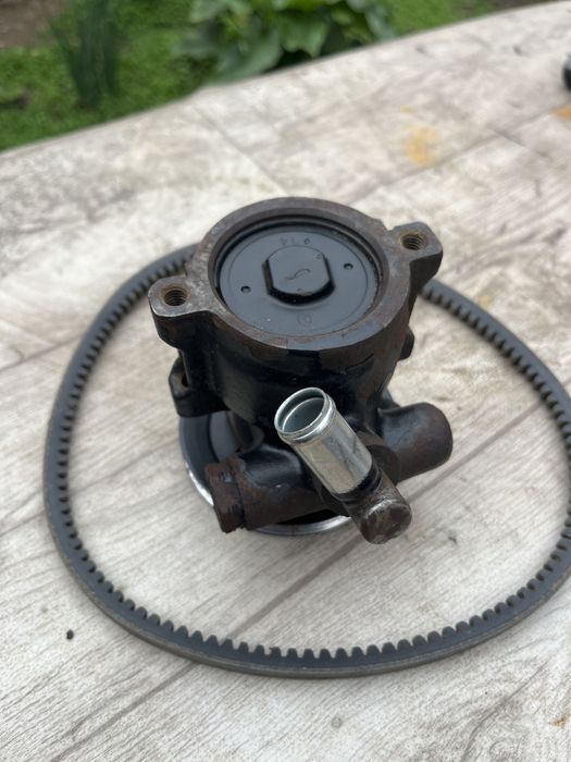 Хидравлична помпа за /Volkswagen Passat B3 1988–1993 1.8 Бензин