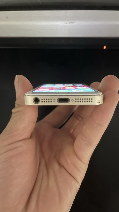 Айфон iphone 5s.