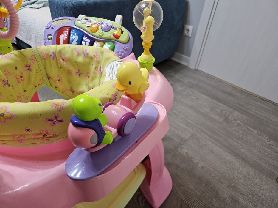 Vand centru de activitati cu trambulina  Hola Toys