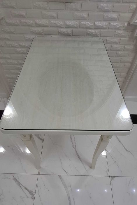 Продаётся столы и стулья для кафе и ресторанов