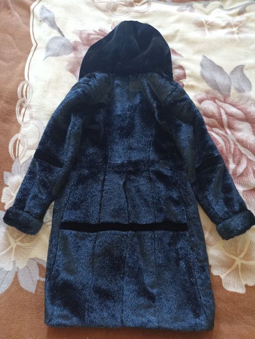 Продам женскую шубу