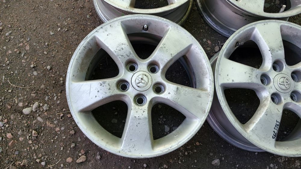 Комплект оригинальных дисков R16. Toyota