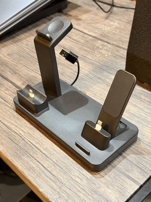 Stand/dock YFW incarcare gama Apple