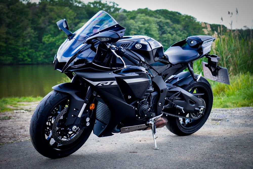 Yamaha R1 2024 – Primul proprietar, în garanție, 3 chei
