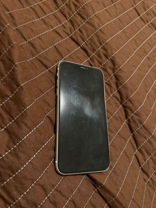 Продам IPhone 11