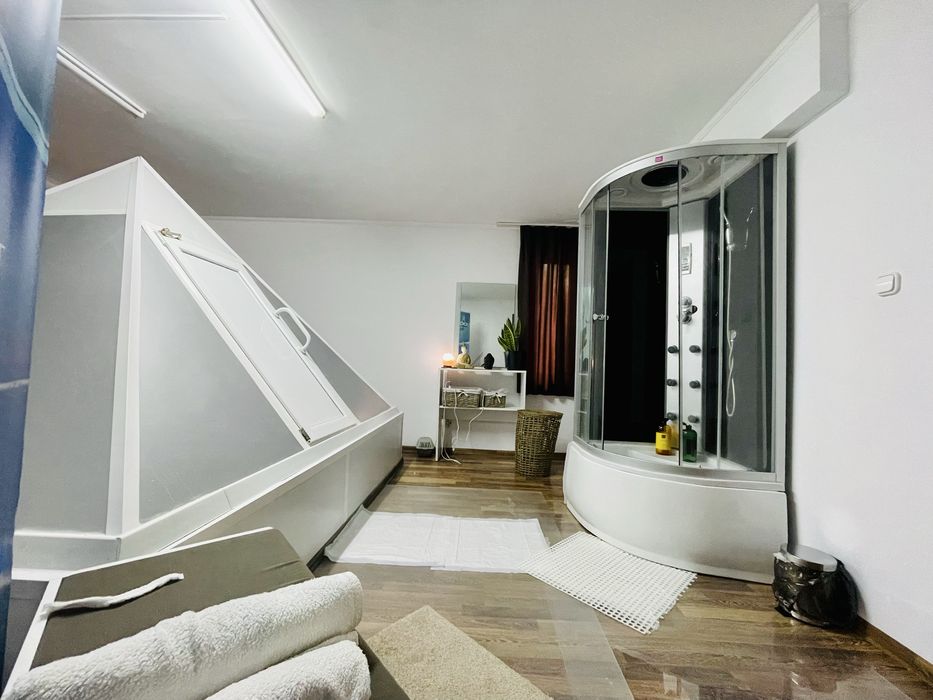 Incintă de plutire (float tank) second-hand