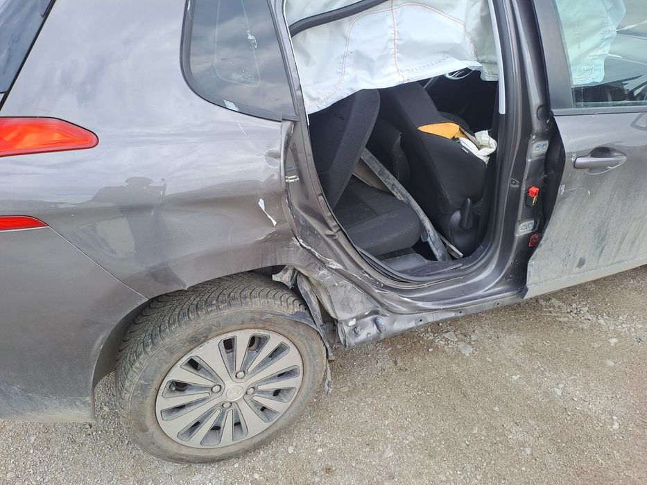 Пежо 2008 на части