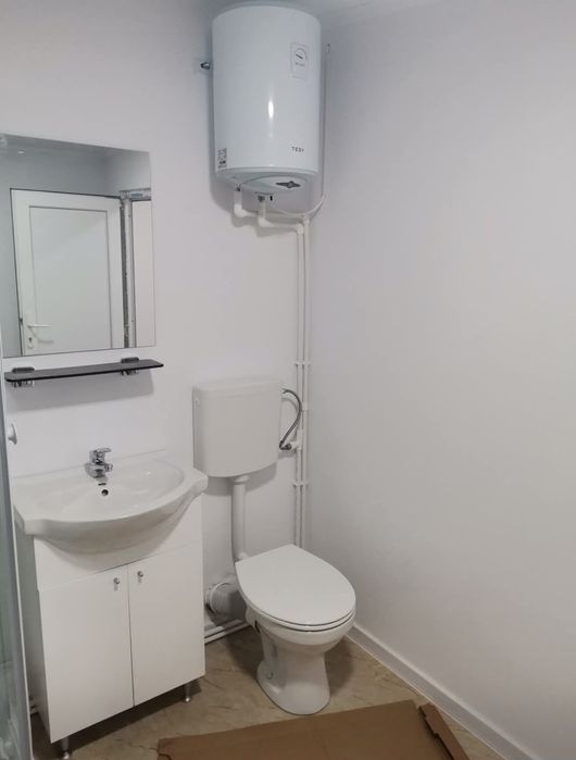 Vand / Inchiriez spațiu comercial