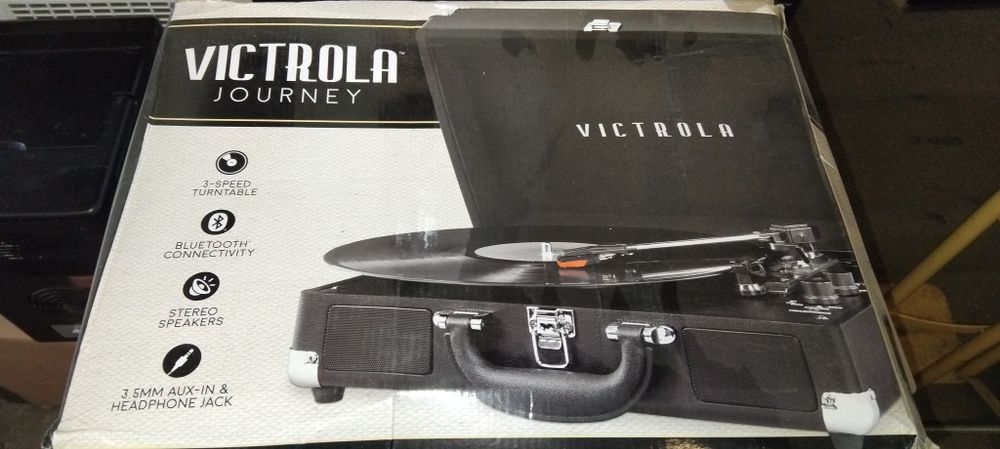 Нов грамофон Victrola VSC-550BT с Bluetooth и вградени говорители