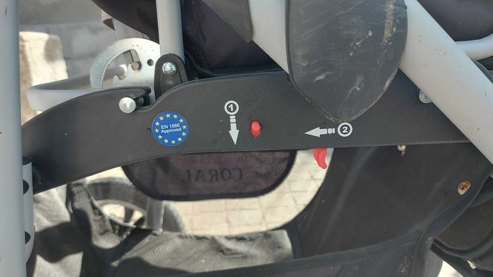 Лека и удобна бебешка количка – здрава, с кош за багаж