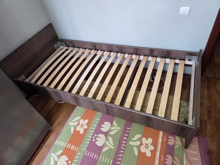Кровать новая из дерева