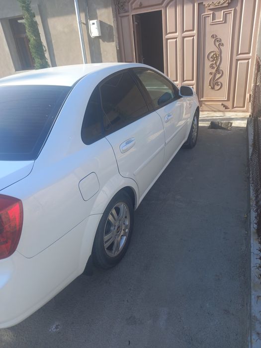 Мошина лассети 1,8 механика сотлвоти