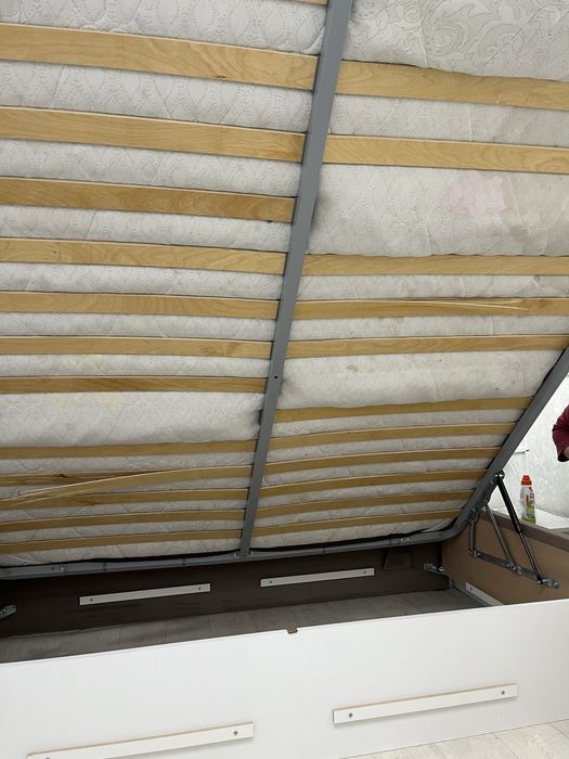 Кровать двуспальная