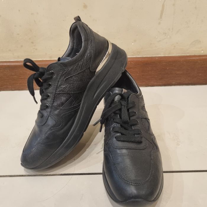 Кроссовки кожаные