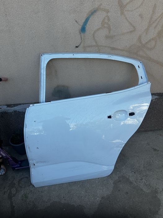 Ușă stânga spate dacia logan 3.