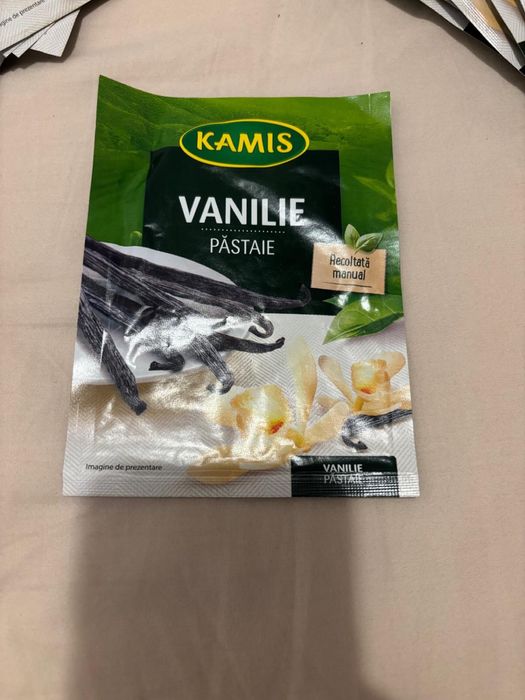 Pliculet cu vanilie pentru  Gospodine si  Cofetari