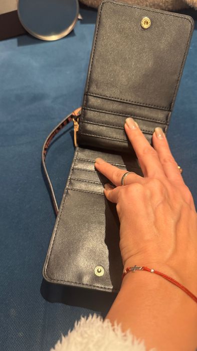 Калъф за телефон, пари и карти