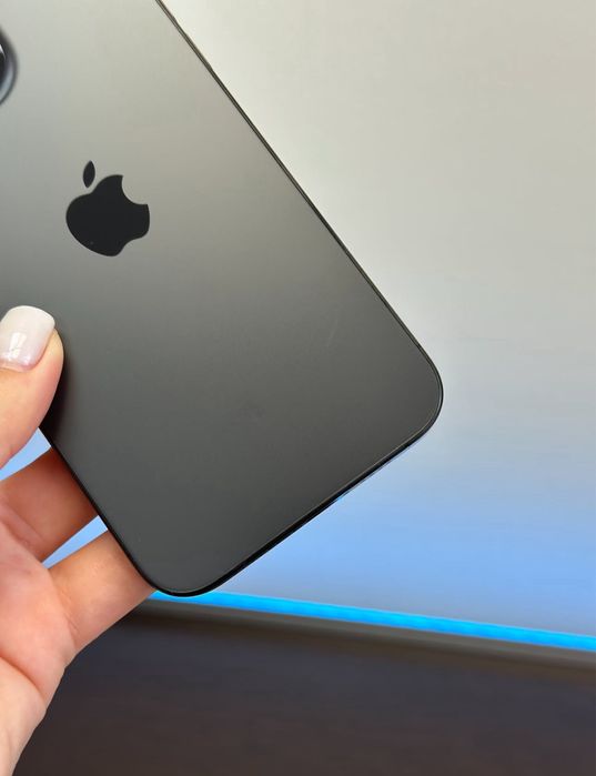iPhone 15 PRO MaX • 256 GB • 96 % Bateria