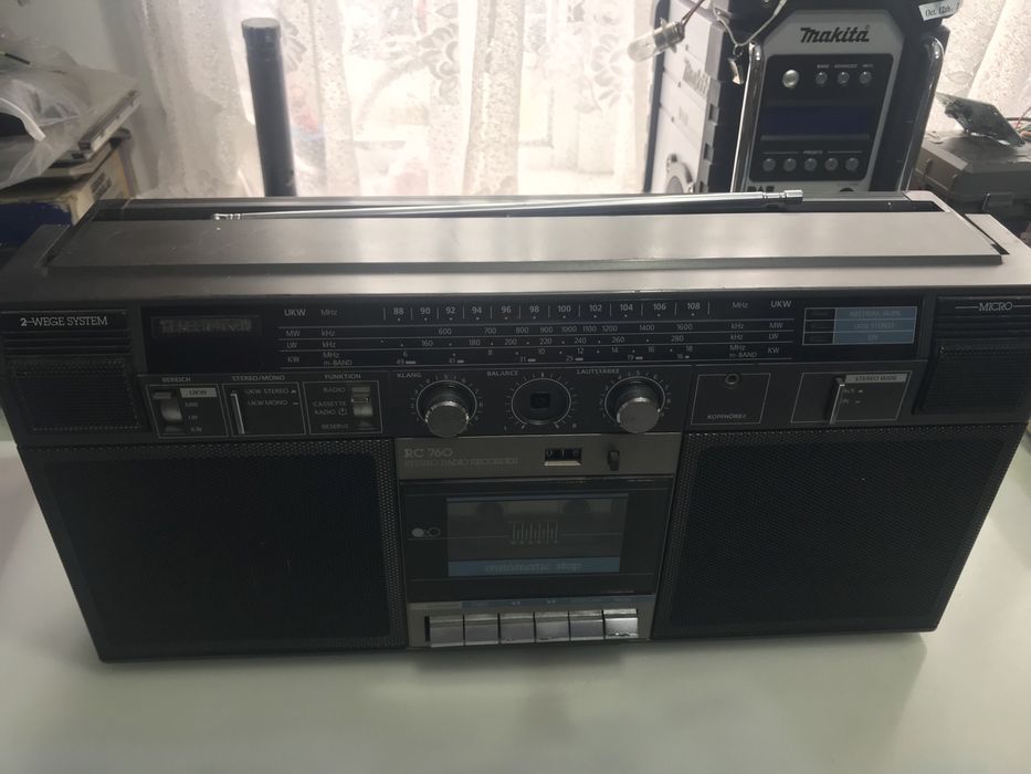 Vând radiocasetofoane de colecție