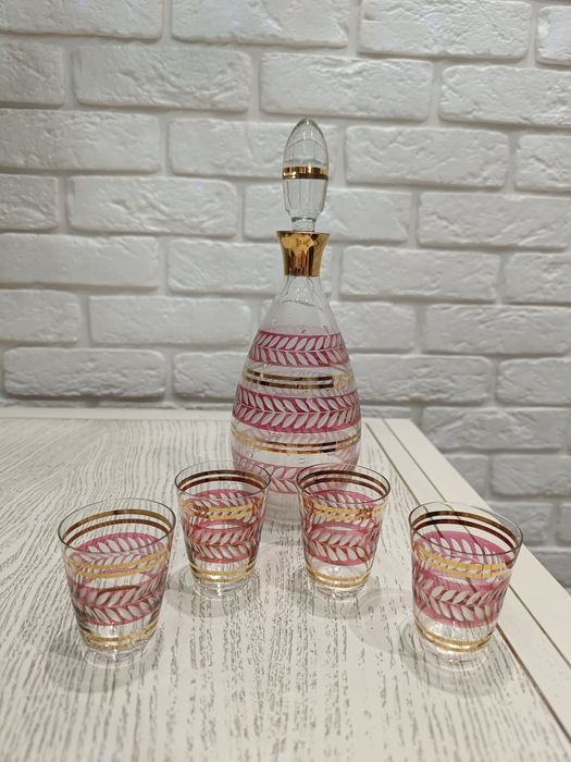 Графин/штоф и 4 рюмки