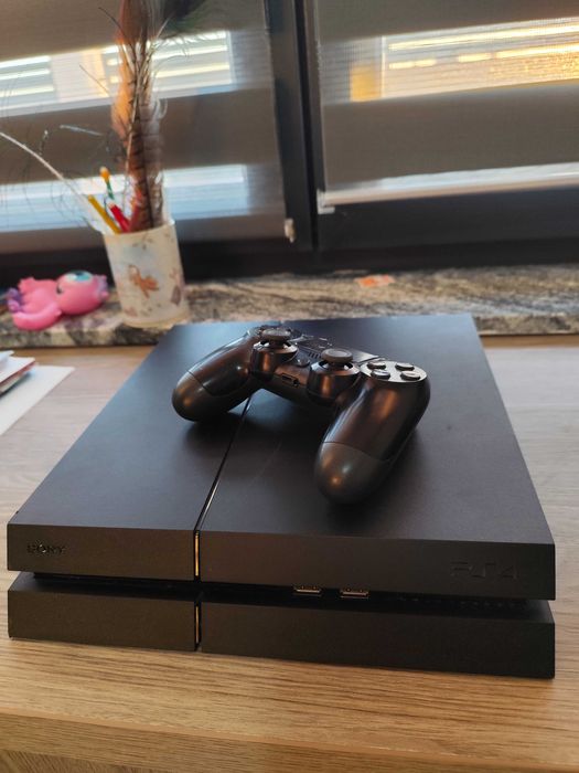 PlayStation 4 1T + volan