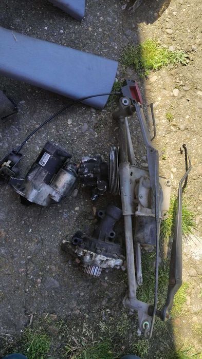 Продавам части за Пежо 406 1.8бензин 2002 година