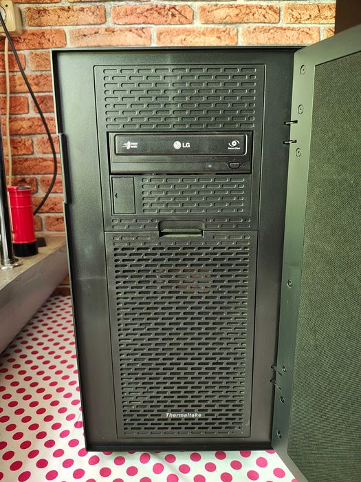 Carcasa PC Thermaltake Suppressor F31 Window