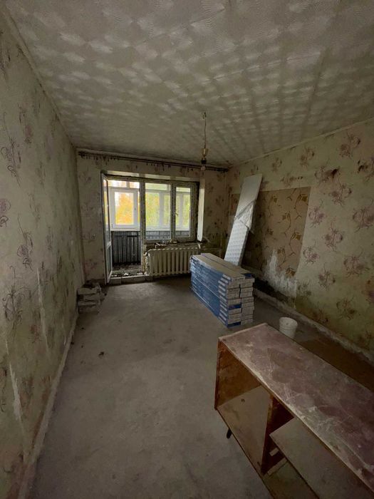 срочно продам 2 ух ком кв. 9600 без ремонта