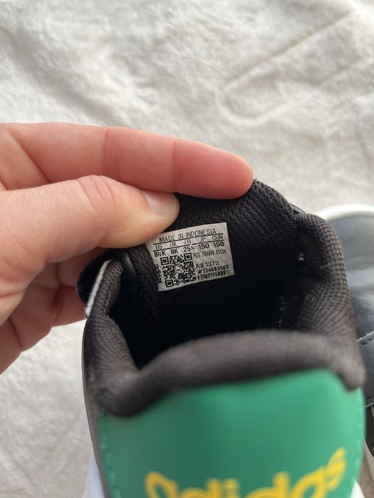 Маратонки Adidas 25.5