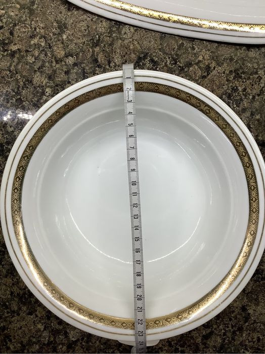 Нов порцеланов супник,плата, сосиера