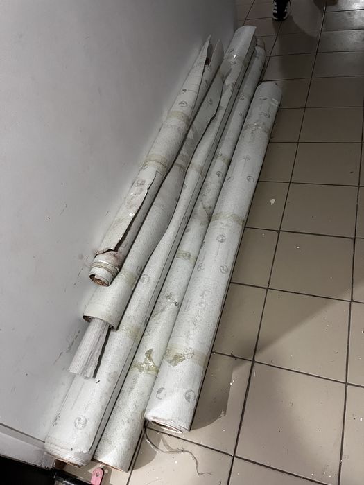 Отдам даром линолеум и двери