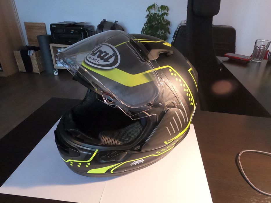 Casca Arai QV-Pro Drone Yellow