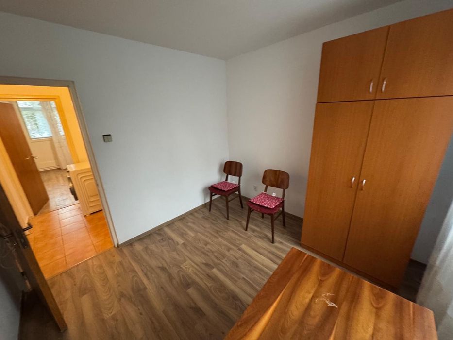 Resedinta/spatiu comercial -pozitie excelenta-metrou 1 decembrie