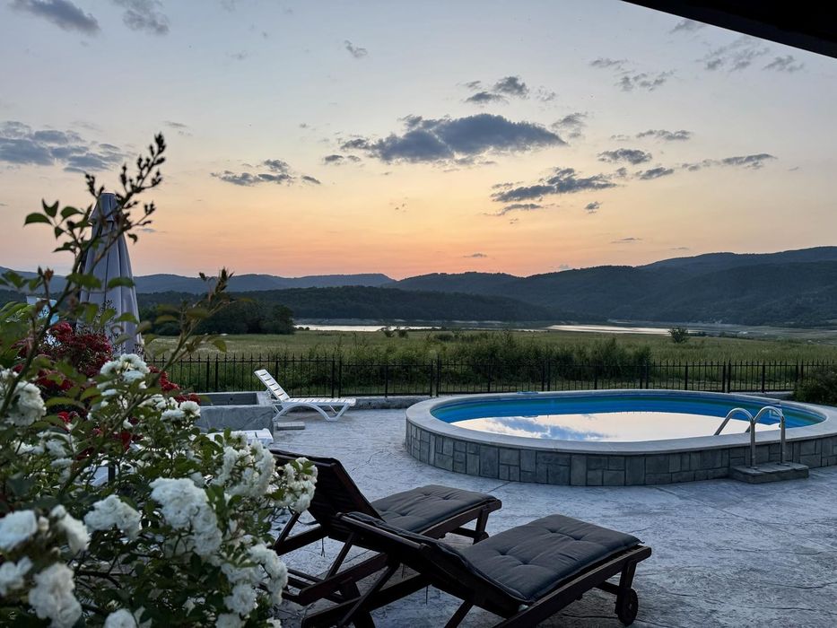 Къща за гости на брега на язовир Йовковци Еленски балкан