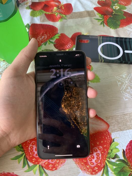 Iphone xs max gold