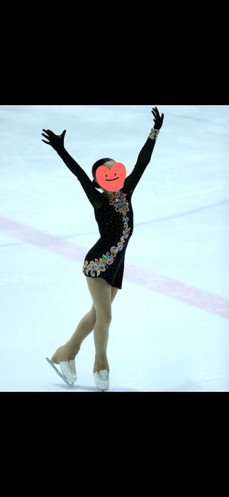 Състезателна рокля за фигурно пързаляне