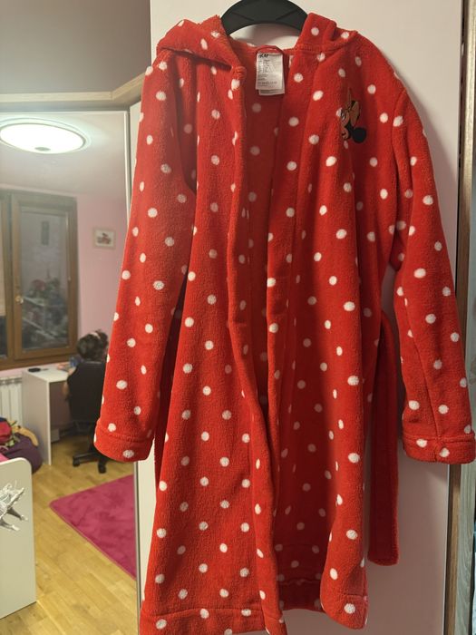 Детски халат Н & М.