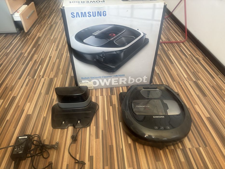 Aspirator Robot Samsung POWERbot VR7000 - CA NOU - Puțin folosit