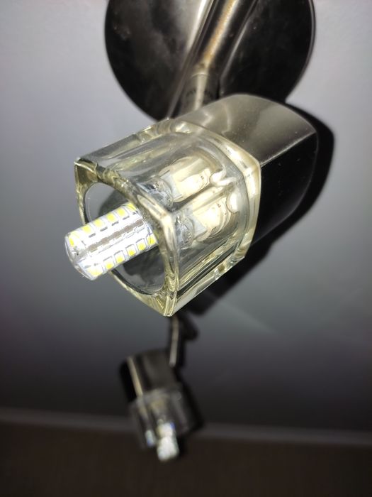 Люстра  3-х рожковая.     .