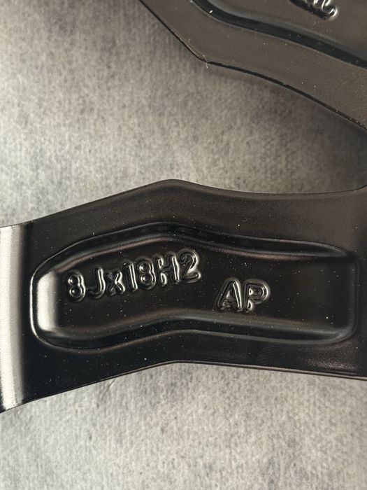 Jante auto gama VAG Dezent 8jx18 5x112 ET40 Noi