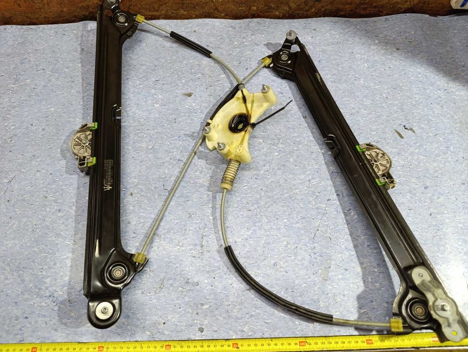 Macara geam electrica stanga dreapta fata Maserati Levante 670104204