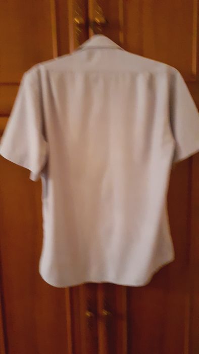 Продам мужскую рубашку, размер 46.