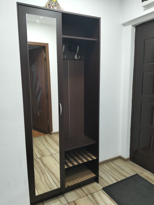 Cuier hol și pat matrimonial